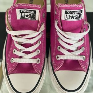 Fuchsia Converse low tops